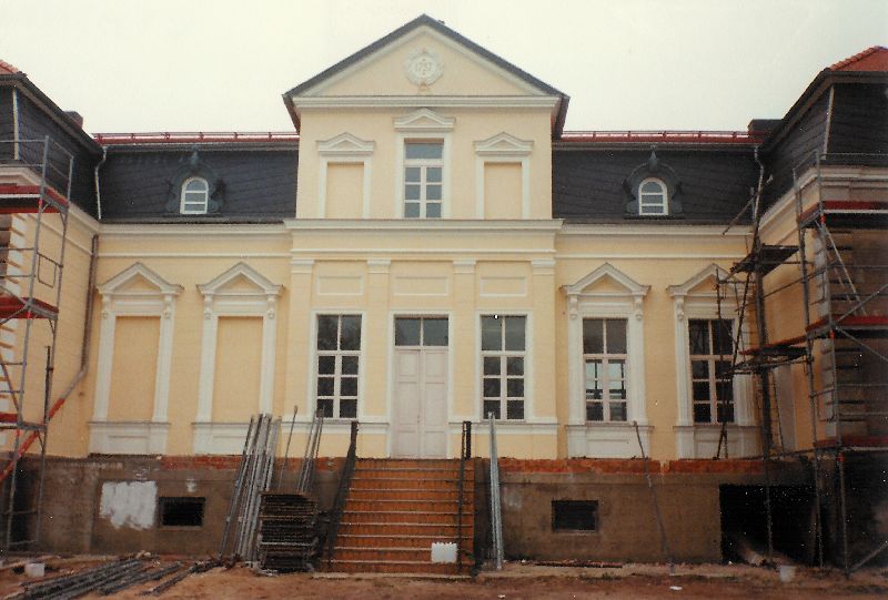 fassade_schloss_neuhof_mai1994_3